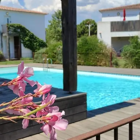 2/4 Pers, Piscine, Proche Mer, 아파트 *